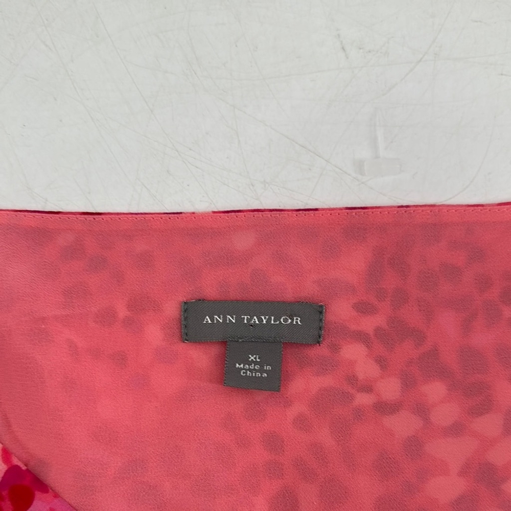 Ann Taylor silk blouse Pink Pattern Flowy v neck flattering top sz xl - Picture 3 of 11